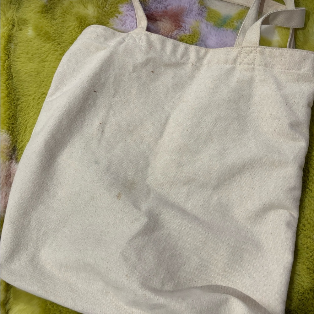 Uniqlo Head Over Heels In Love Cream Tote Bag with Red Embroidery - Picture 2 of 6